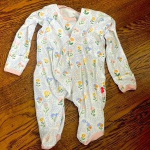 Magnetic me footie 0-3 months